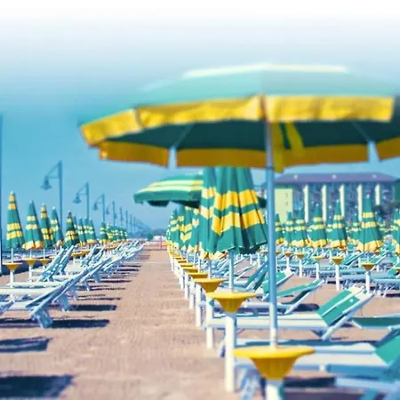 Stunning Frontal Sea View Flat דירה *